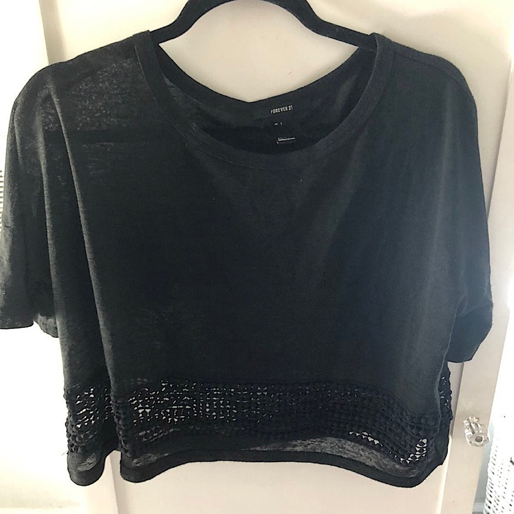 Black Boxy Crop Tee